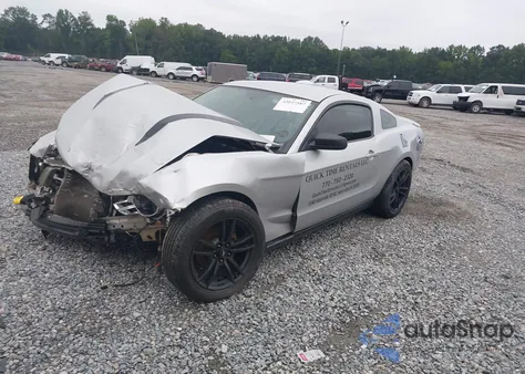 2010 Ford Mustang V6/V6 Premium z USA, uszkodzony, nr VIN 1ZVBP8AN3A5106988